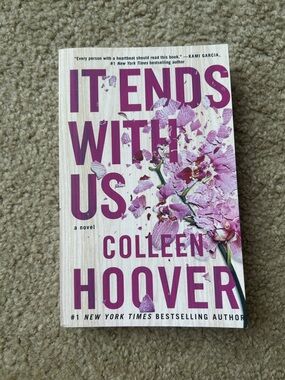 It Ends With Us by Colleen Hoover